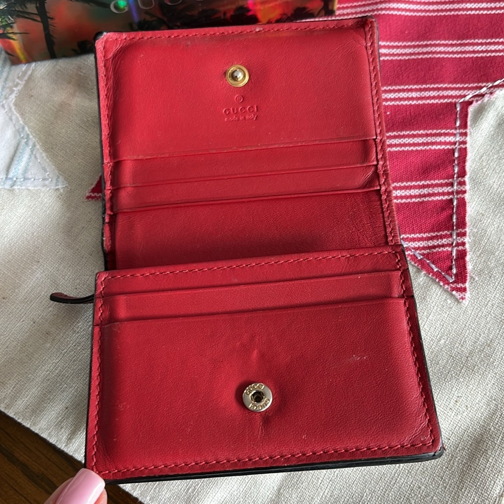 GUCCI SUPREME CHERRY WALLET - Picture 7 of 12